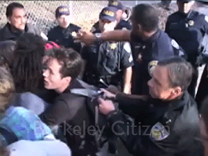 UC Police attempt to block resuppy of tree-sitters at  Berkeley Memorial Oak Grove