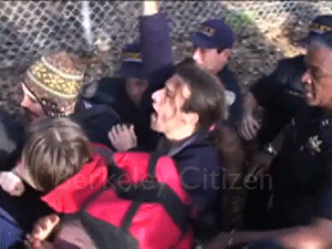 UC Police attempt to block resuppy of tree-sitters at  Berkeley Memorial Oak Grove